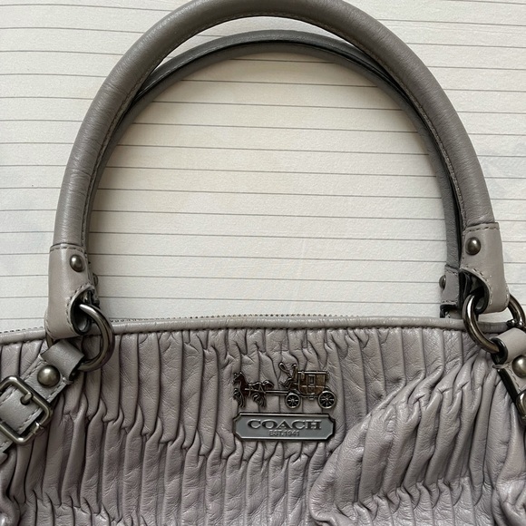 EEUC COACH pleated Leather Should Bag • AUTHENTIC - Picture 5 of 9